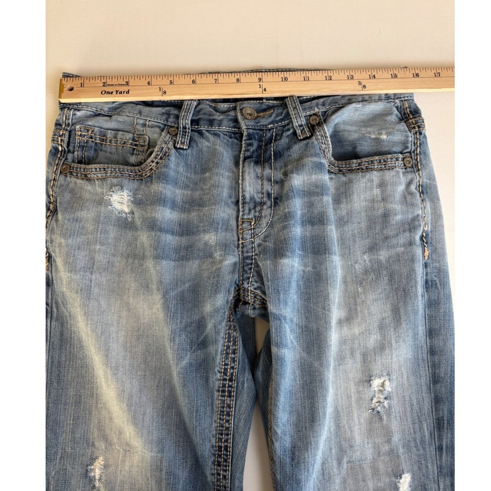 BKE Carter Straight Leg Jeans Mens 32x33 Light Wash Distressed Blue Denim - Picture 7 of 13